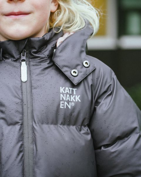 Kattnakken , Bobleregnk&aring;pe sludd junior kattesvart